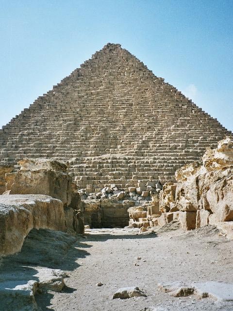 Pyramid of Menkaure Giza Plateau, Egypt 